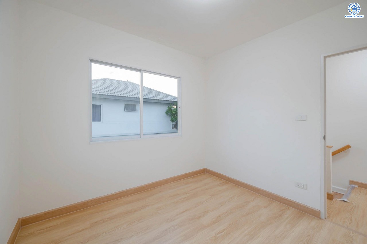 บ้านมือสองตกแต่งใหม่ สังคมคุณภาพแบรนด์ LH โครงการ อินนิซิโอ2 ปิ่นเกล้า-วงแหวน เนื้อที่ 50.3 ตร.ว. ฟังก์ชัน 3 ห้องนอน 2 ห้องน้ำ 1 ห้องอเนกประสงค์ จอดรถได้ 2 คัน บนทำเลศักยภาพ เดินทางสะดวก เชื่อมต่อทั้งปิ่นเกล้า-ศาลายา ใกล้เซ็นทรัลเวสต์เกต รถไฟฟ้าสายสีม่วง "สถานีตลาดบางใหญ่" และทางด่วน "กาญจนาภิเษก"...